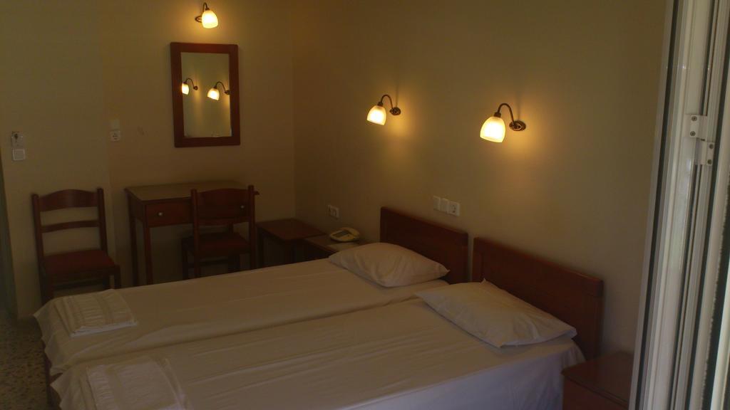 Dimitra Hotel Лутра Едипсу Екстериор снимка